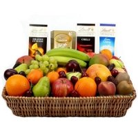 Lindt Chocolate and Fruit Hamper